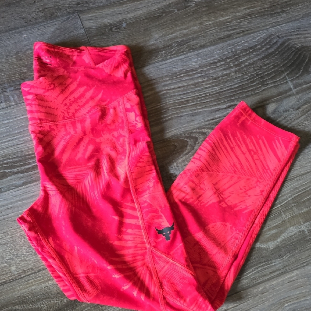 Under Armour Coral Performance Leggings Cropped